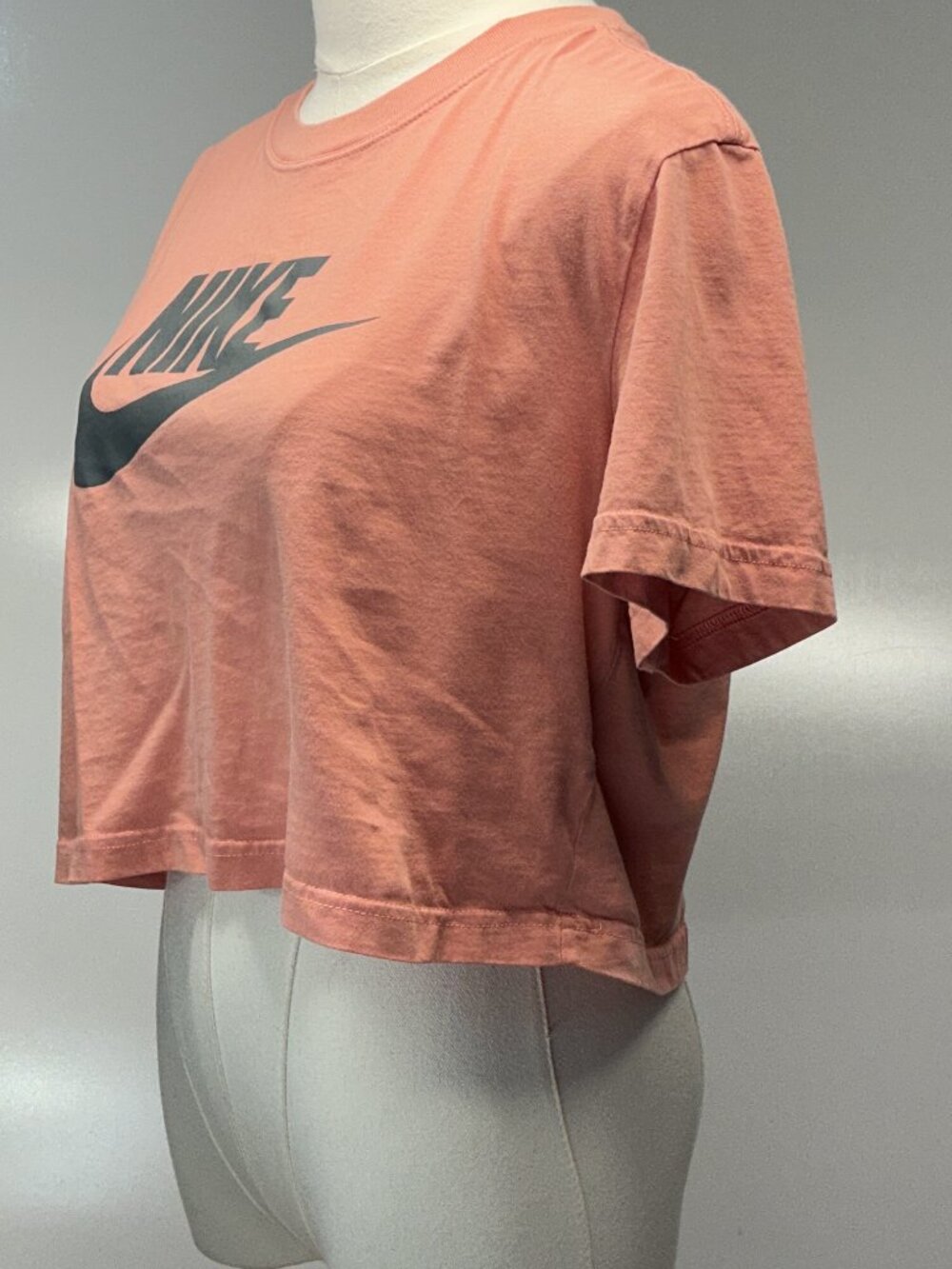 Nike Sportswear Essential Crop Top Peach Graphic Tee Futura Swoosh Size S - Picture 8 of 12